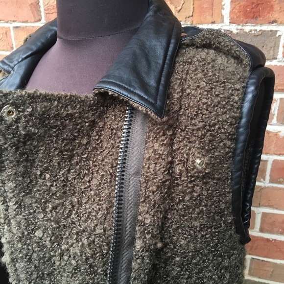 Hôtel Particulier Knit Vest /Faux Leather Trim - Picture 5 of 8